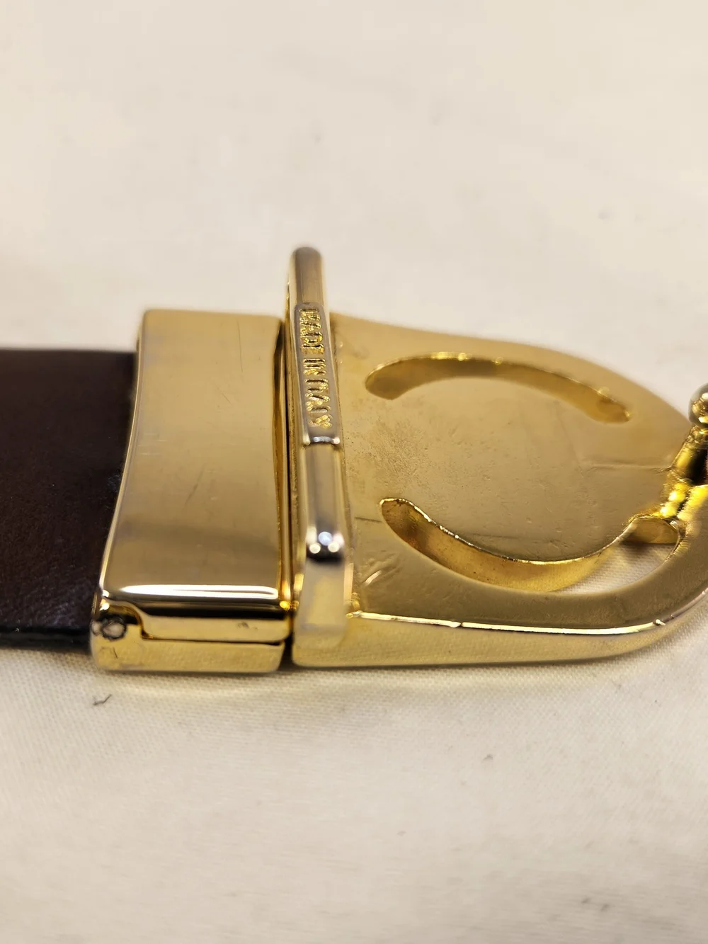 PIERRE CARDIN REVERSIBLE Brown Croc-Embossed Leather Belt with Gold Buckle